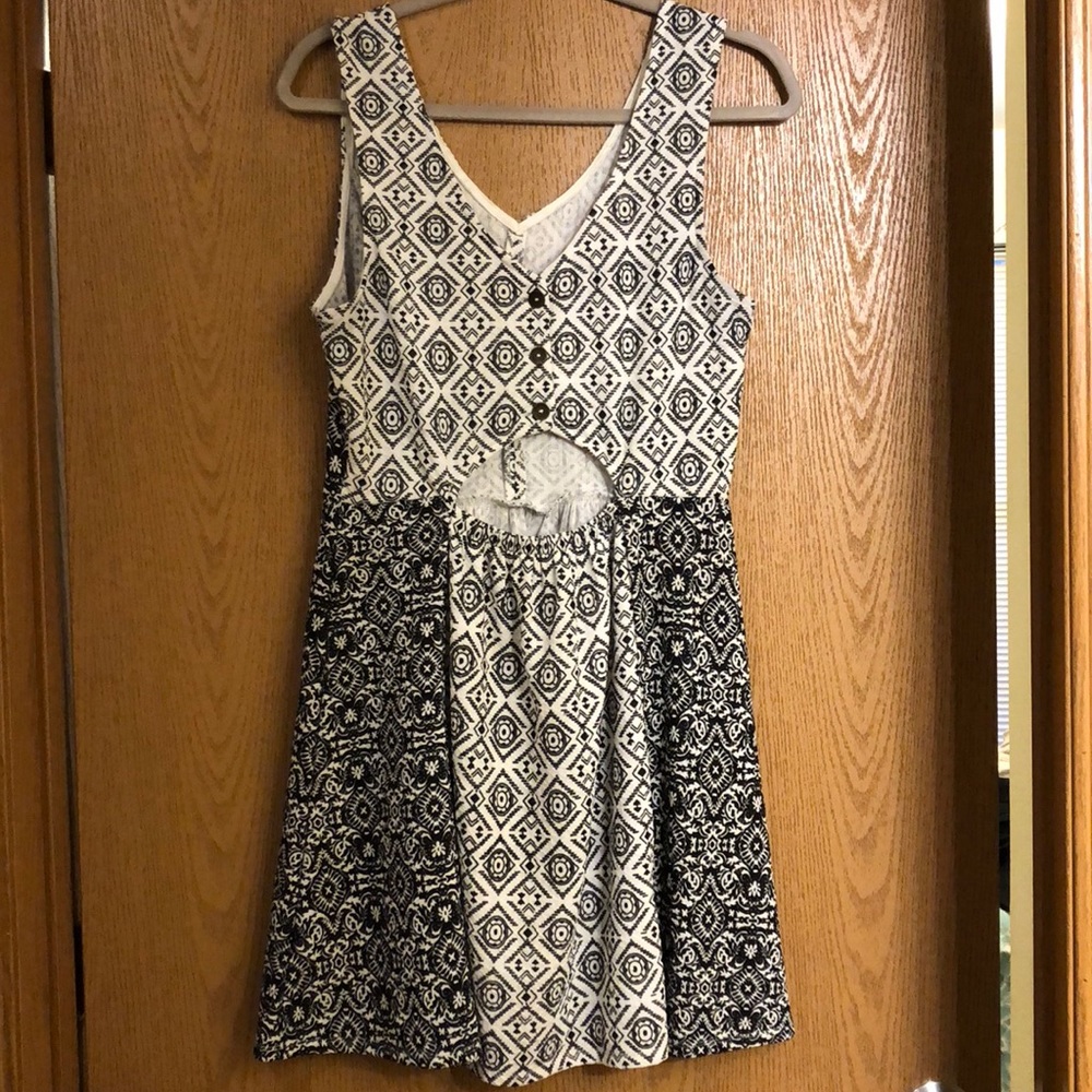 Sundress - Picture 2 of 2